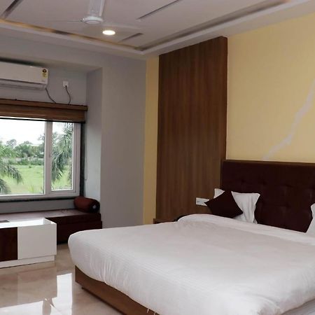 Hotel Savitri Signature Narsinghpur Esterno foto