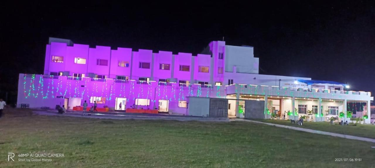 Hotel Savitri Signature Narsinghpur Esterno foto