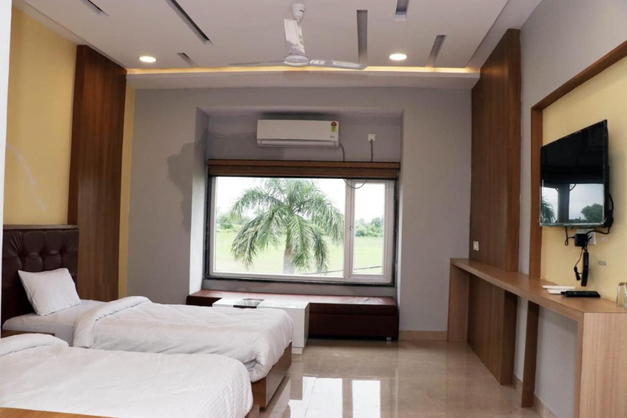 Hotel Savitri Signature Narsinghpur Esterno foto