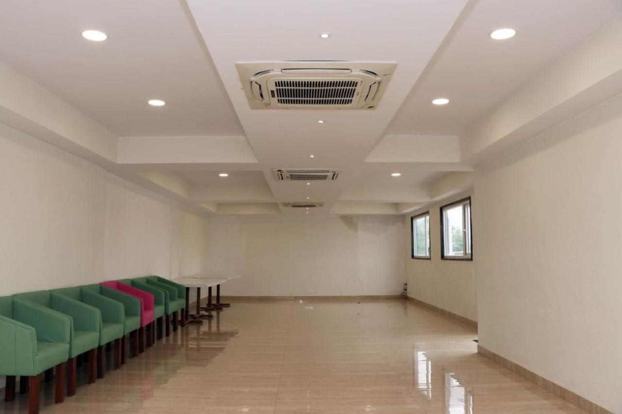 Hotel Savitri Signature Narsinghpur Esterno foto