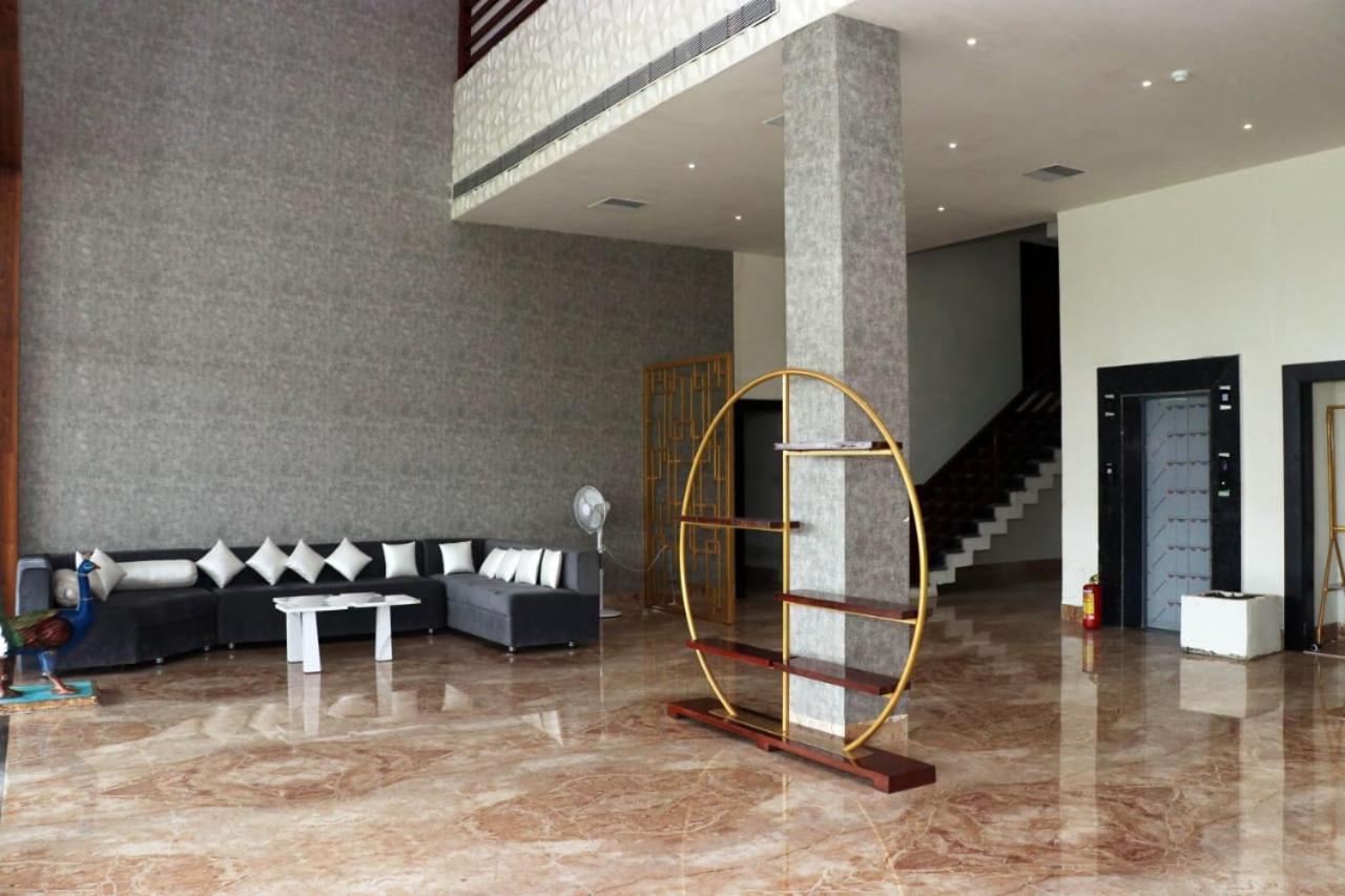 Hotel Savitri Signature Narsinghpur Esterno foto